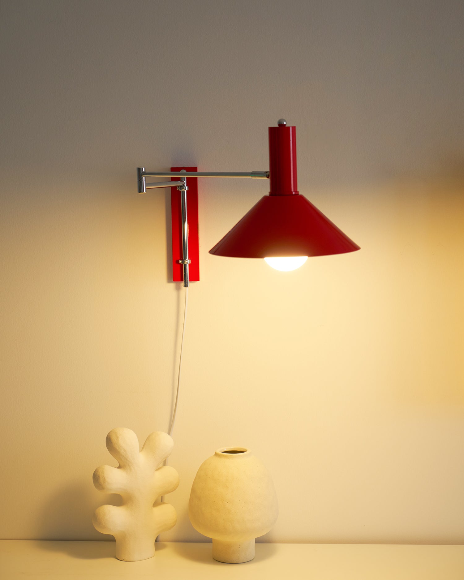 Anvia Plug In Wall Lamp