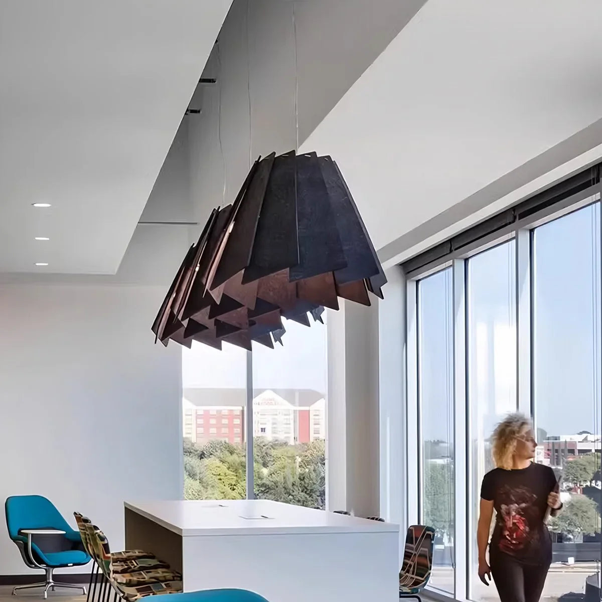 RotatingLeafAcousticPendantLight